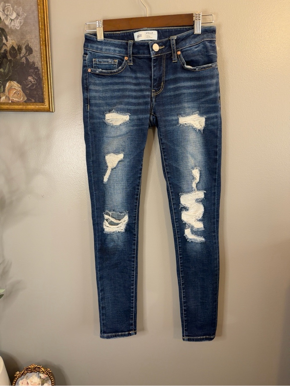 BKE Stella Distressed Low Rise Ankle Skinny Jeans Size 25 Medium Wash - Picture 2 of 7